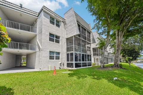 9150 Lime Bay Boulevard #103, Tamarac FL - photo 10 of 42