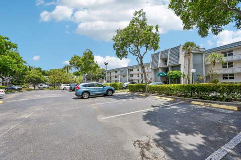 9150 Lime Bay Boulevard #103, Tamarac FL - photo 12 of 42