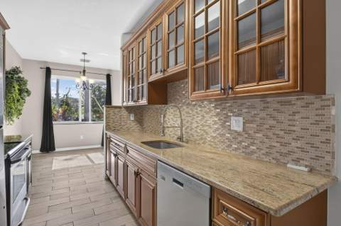 333 River Bluff Lane, Royal Palm Beach FL - photo 8 of 34