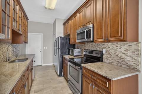 333 River Bluff Lane, Royal Palm Beach FL - photo 9 of 34