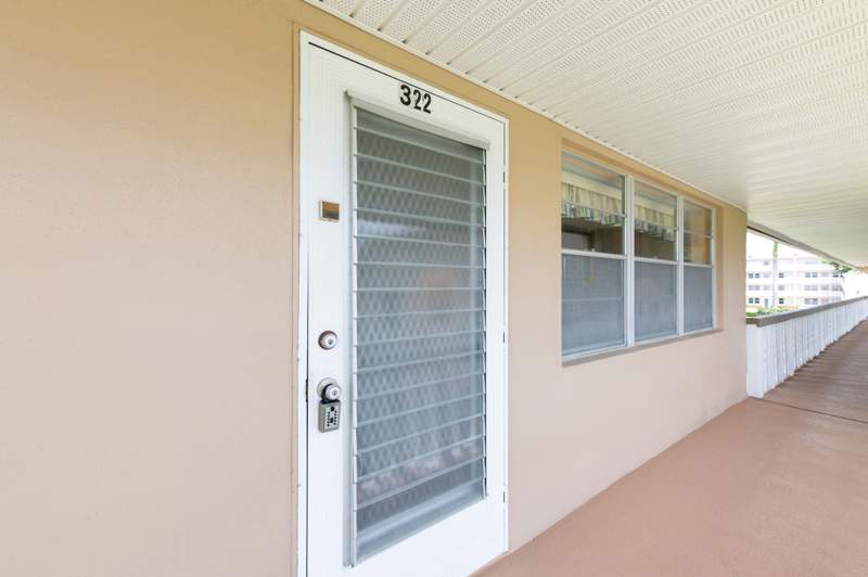 1 bedroom Condominium at 322 Windsor, Century Village - Windsor Condos, West Palm Beach — photo 4