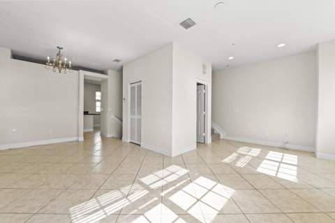 131 Harbors Way, Boynton Beach FL - photo 12 of 38
