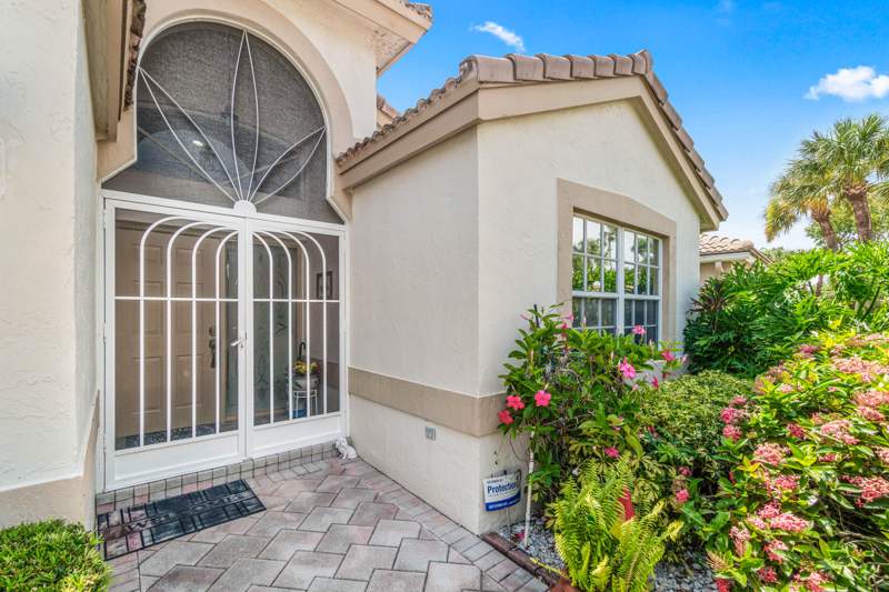 3 bedroom Single Family Residence at 12185 Castle Pines Road, Lakeridge Greens , Boynton Beach — photo 2