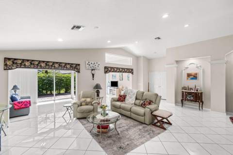 12185 Castle Pines Road, Boynton Beach FL - photo 10 of 31