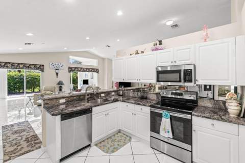 12185 Castle Pines Road, Boynton Beach FL - photo 16 of 31