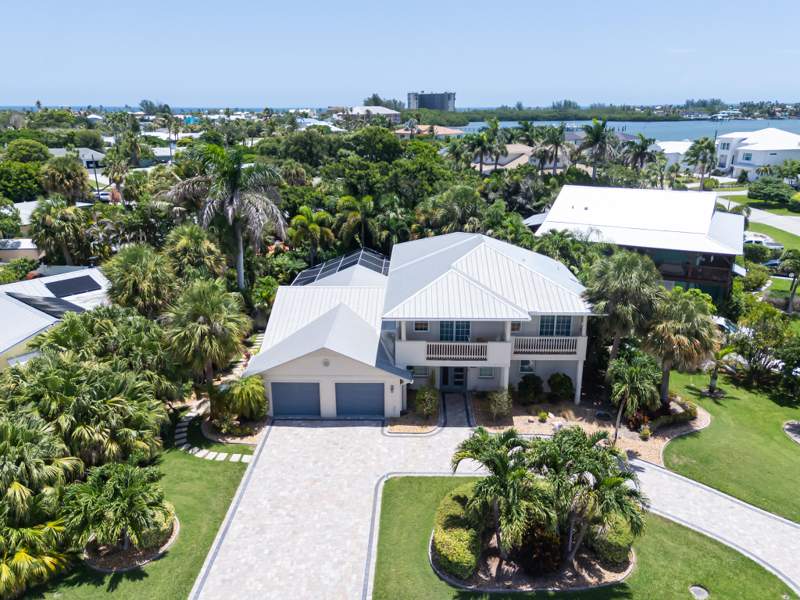 4 bedroom Single Family Residence at 1606 Thumb Point Drive, Thumb Point, Fort Pierce — photo 4