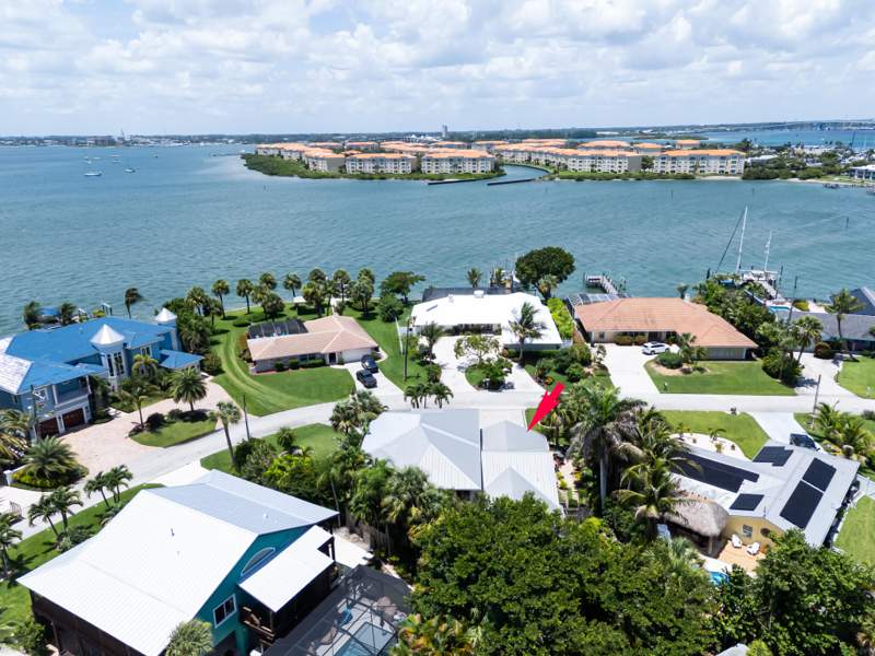 4 bedroom Single Family Residence at 1606 Thumb Point Drive, Thumb Point, Fort Pierce — photo 5