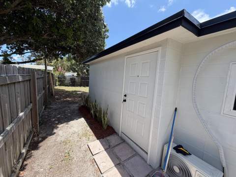 912 Montego Drive, West Palm Beach FL - photo 15 of 25