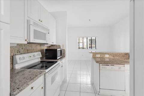 7937 Exeter Circle #102, Tamarac FL - photo 7 of 29
