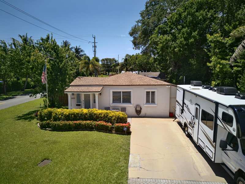 3 bedroom Single Family Residence at 800 SW 19th Street, Pinehurst Rev Pl Of Portions, Fort Lauderdale — photo 1