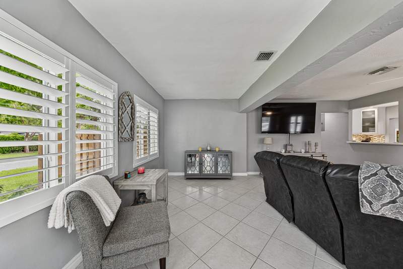 3 bedroom Single Family Residence at 800 SW 19th Street, Pinehurst Rev Pl Of Portions, Fort Lauderdale — photo 5