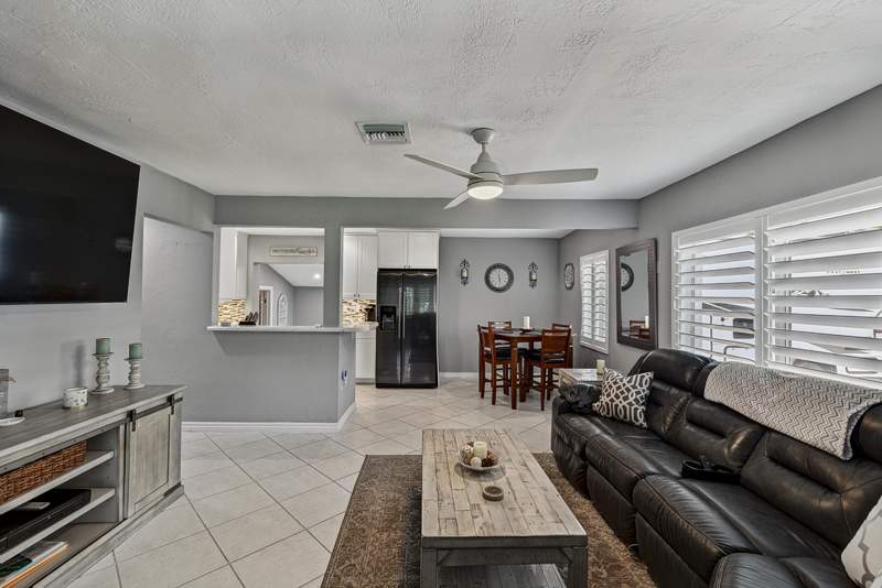 3 bedroom Single Family Residence at 800 SW 19th Street, Pinehurst Rev Pl Of Portions, Fort Lauderdale — photo 3