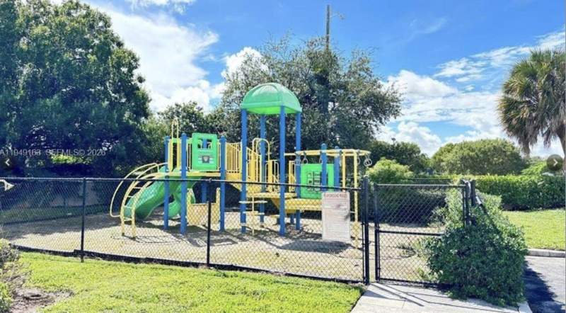2 bedroom Condominium at 8955 Wiles Road #306, Edgewater Condo, Coral Springs — photo 3