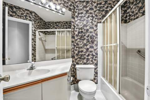 5226 Europa Drive #c, Boynton Beach FL - photo 18 of 37