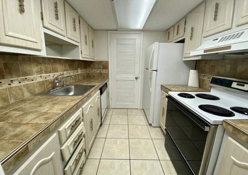 1 bedroom Condominium at 301 Croton Avenue #407, Croton Harbor Condo, Lantana — photo 3