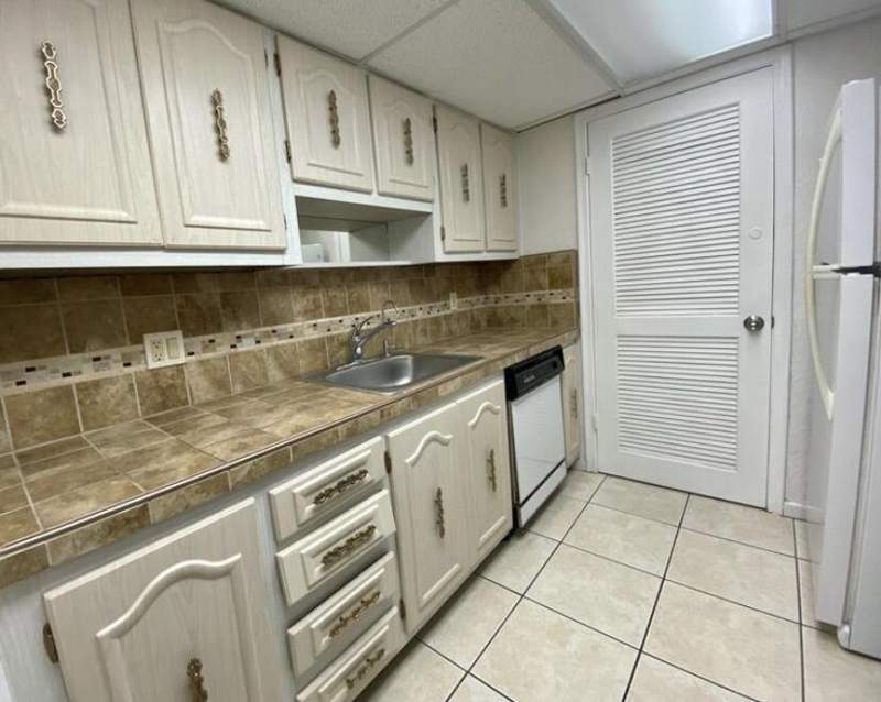 1 bedroom Condominium at 301 Croton Avenue #407, Croton Harbor Condo, Lantana — photo 4