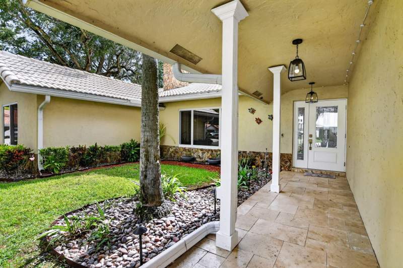 4 bedroom Single Family Residence at 32 SW 14th Avenue, Palmetto Park West, Boca Raton — photo 3