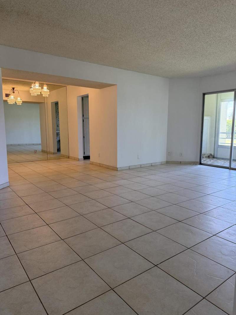 2 bedroom Condominium at 3836 Via Poinciana #306, Poinciana Place Condo 1,2,8 And 9, Lake Worth — photo 3