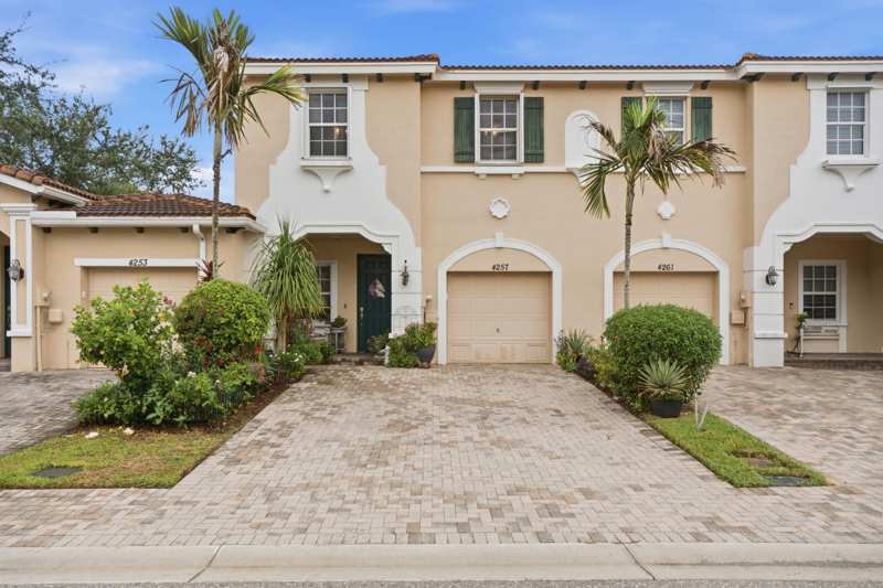 3 bedroom Townhouse at 4257 SW Pine Cove Court, Whitemarsh Reserve, Stuart — photo 1