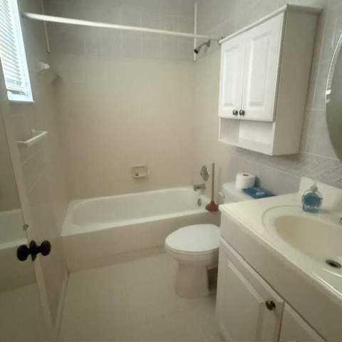 197 Lake Susan Lane, West Palm Beach FL - photo 10 of 24