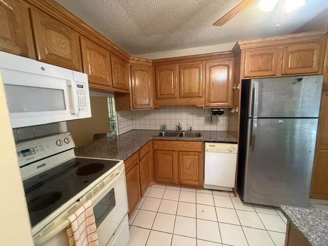 2 bedroom Villa at 197 Lake Susan Lane, Golden Lakes Village Condo M, West Palm Beach — photo 4
