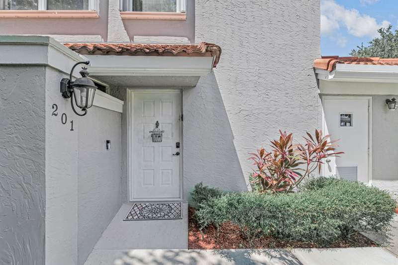 3 bedroom Condominium at 7027 Summer Tree Drive #201, Palm Isles I, II And III Condos, Boynton Beach — photo 4