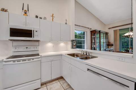7027 Summer Tree Drive #201, Boynton Beach FL - photo 19 of 77