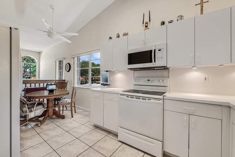 3 bedroom Condominium at 7027 Summer Tree Drive #201, Palm Isles I, II And III Condos, Boynton Beach — photo 3