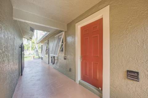 1672 Erie Terrace, Palm Springs FL - photo 19 of 37