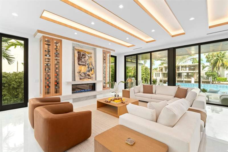 6 bedroom Single Family Residence at 24 Fiesta Way, Nurmi Isles Island No 3, Fort Lauderdale — photo 4