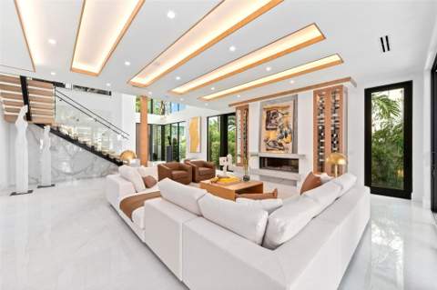 24 Fiesta Way, Fort Lauderdale FL - photo 6 of 86