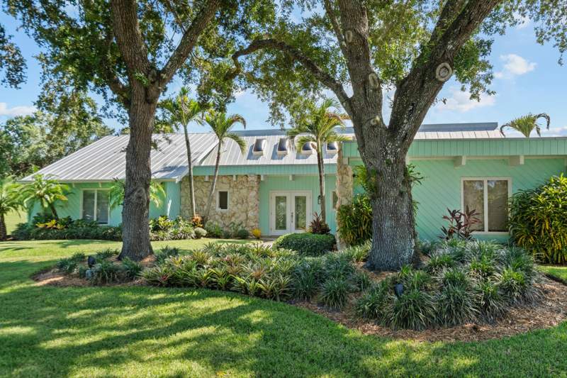 4 bedroom Single Family Residence at 220 SW Willow Lake Trail, Cape Live Oak, Stuart — photo 4