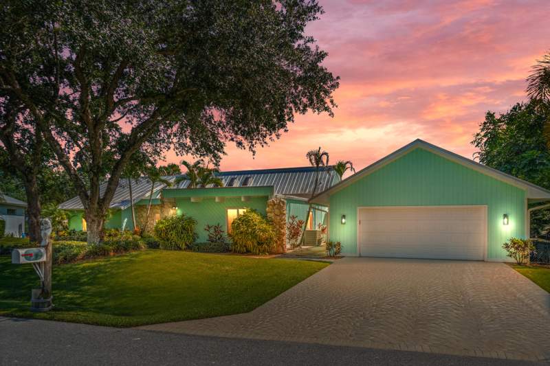 4 bedroom Single Family Residence at 220 SW Willow Lake Trail, Cape Live Oak, Stuart — photo 5