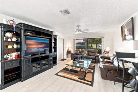4863 Dovewood Terrace, Boynton Beach FL - photo 7 of 42