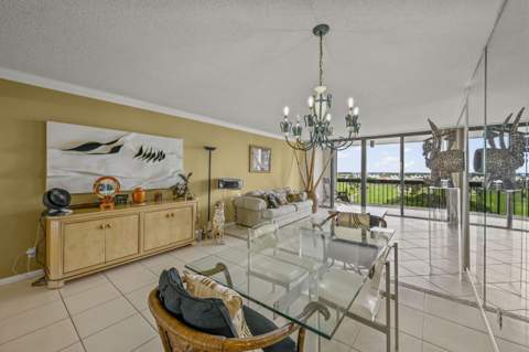 2425 Presidential Way #1006, West Palm Beach FL - photo 7 of 22