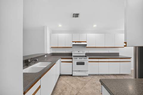 1998 NE 7th Street #103, Deerfield Beach FL - photo 13 of 55