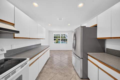 1998 NE 7th Street #103, Deerfield Beach FL - photo 14 of 55