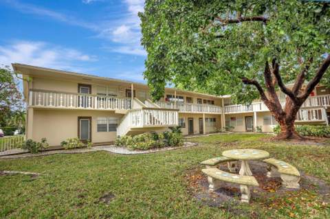 237 Farnham J, Deerfield Beach FL - photo 12 of 22