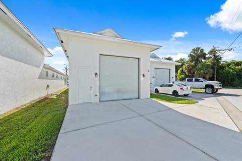 4984 SE Railway Avenue, Stuart FL - photo 6 of 67