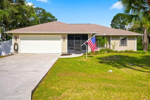 6107 Bamboo Drive, Fort Pierce FL - photo 6 of 45