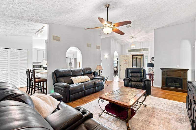 3 bedroom Single Family Residence at 6107 Bamboo Drive, Indian River Estates Unit 9, Fort Pierce — photo 3