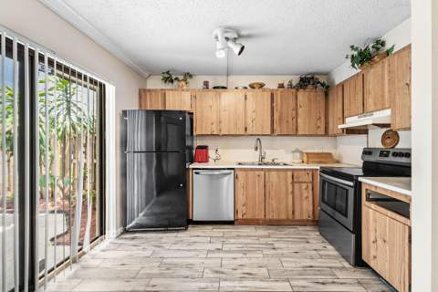 1534 Forest Lakes Circle #D, West Palm Beach FL - photo 6 of 26