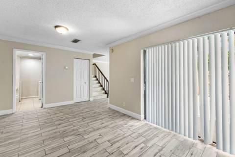 1534 Forest Lakes Circle #D, West Palm Beach FL - photo 11 of 26