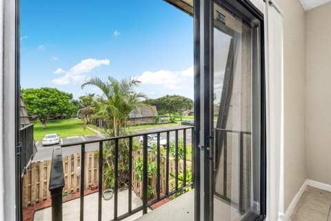 1534 Forest Lakes Circle #D, West Palm Beach FL - photo 18 of 26