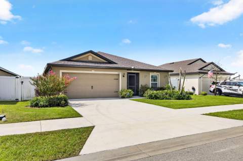 5521 Fantasy Drive, Fort Pierce FL - photo 6 of 50