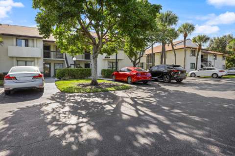 3367 Perimeter Drive, Greenacres FL - photo 24 of 27
