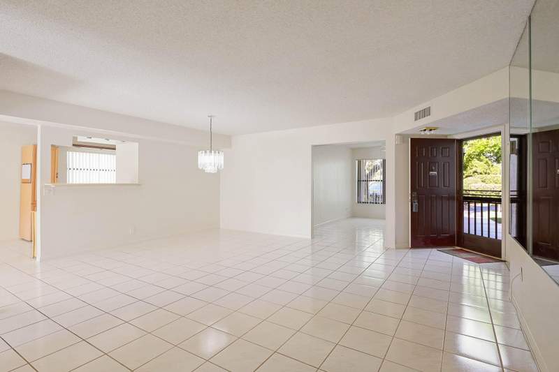2 bedroom Condominium at 3367 Perimeter Drive, Park Pointe, Greenacres — photo 4