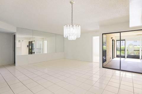 3367 Perimeter Drive, Greenacres FL - photo 6 of 27