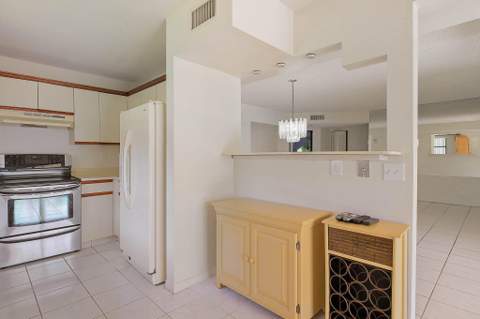 3367 Perimeter Drive, Greenacres FL - photo 7 of 27