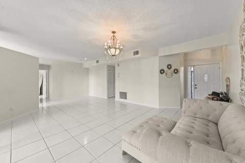 5965 Parkwalk Drive #913, Boynton Beach FL - photo 7 of 44